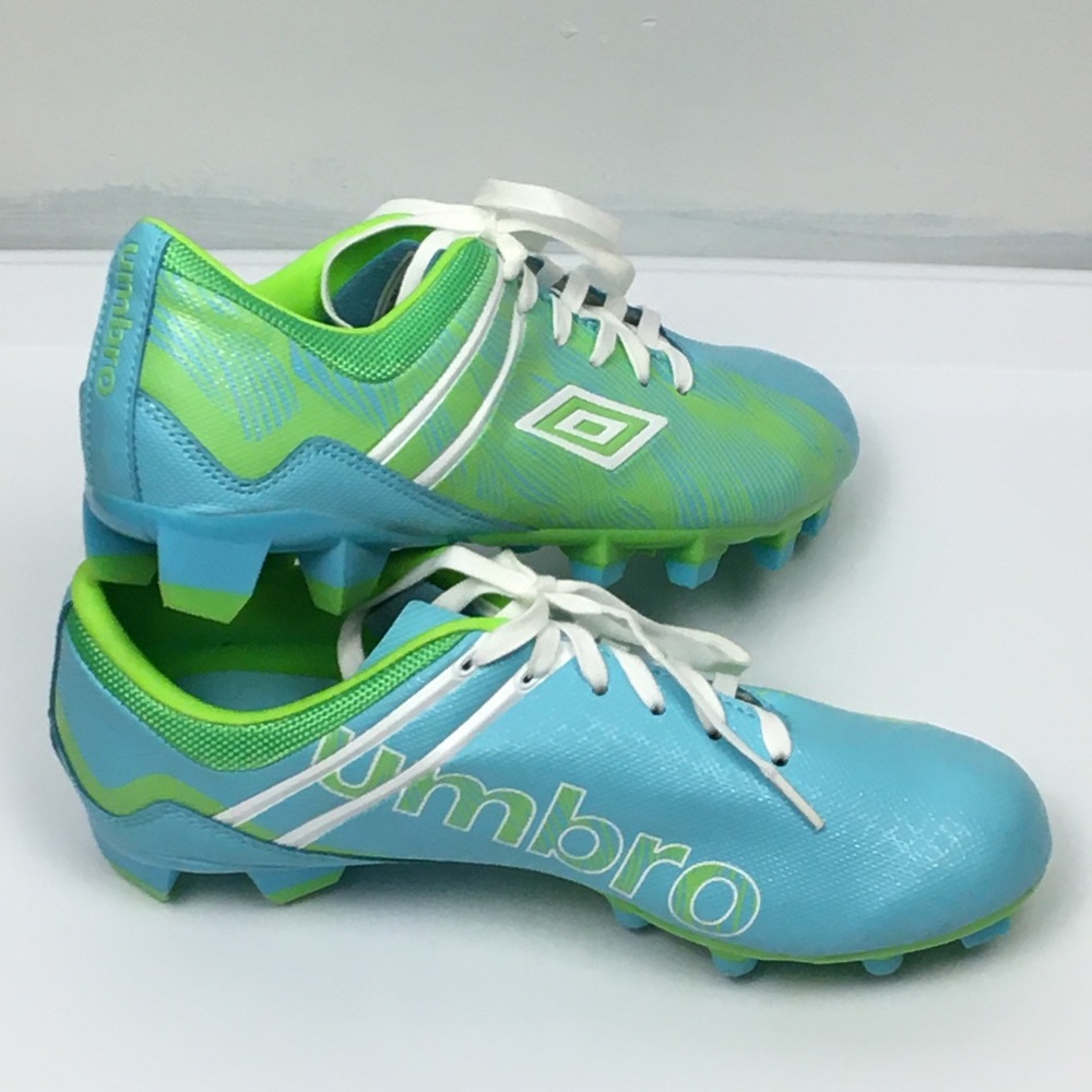 Athletic Works Youth Soccer Cleat Size 7. - Picture 2 of 10